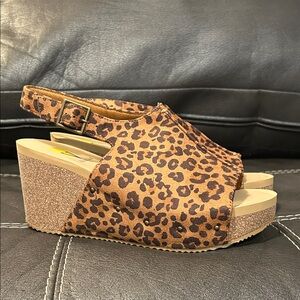 Volatile Brown Leopard Wedge Sandals 9